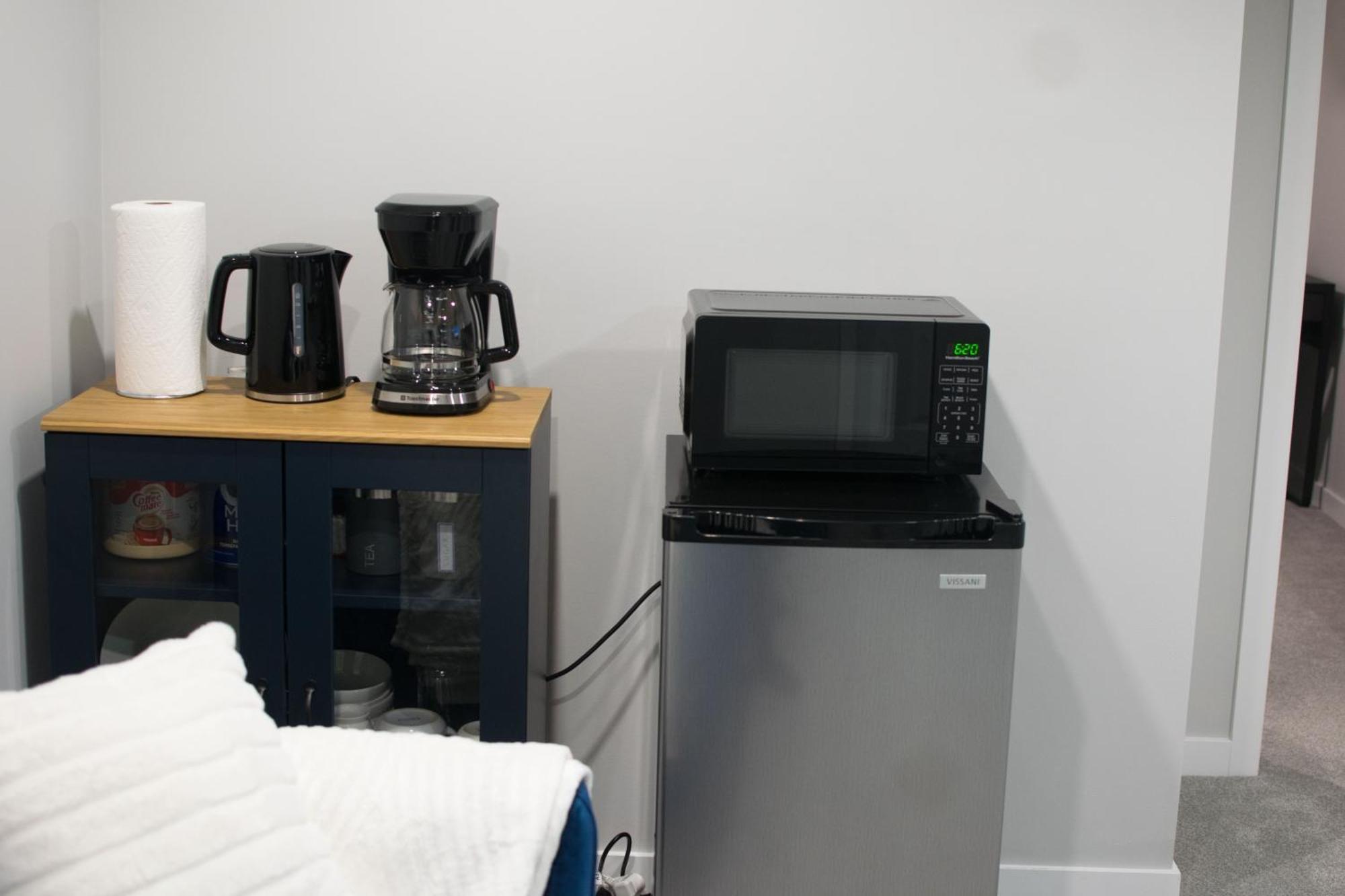 Sommie's Place 2 Bedroom Near Airport Apartment Calgary