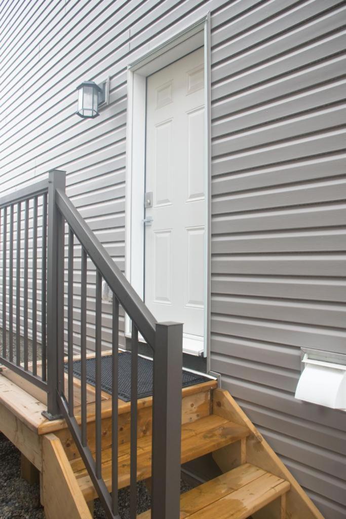 Sommie's Place 2 Bedroom Near Airport Apartment