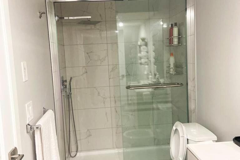 Sommie's Place 2 Bedroom Near Airport *