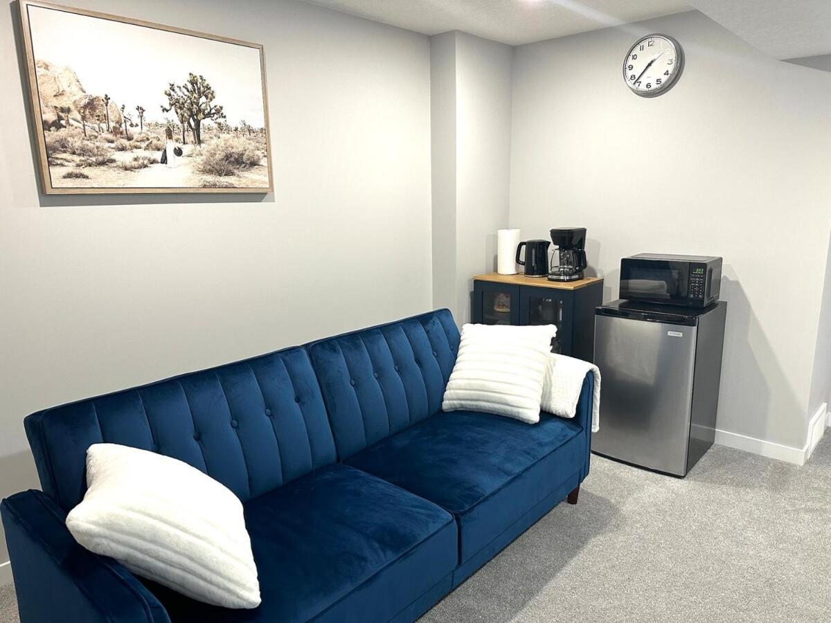Sommie's Place 2 Bedroom Near Airport Apartment *